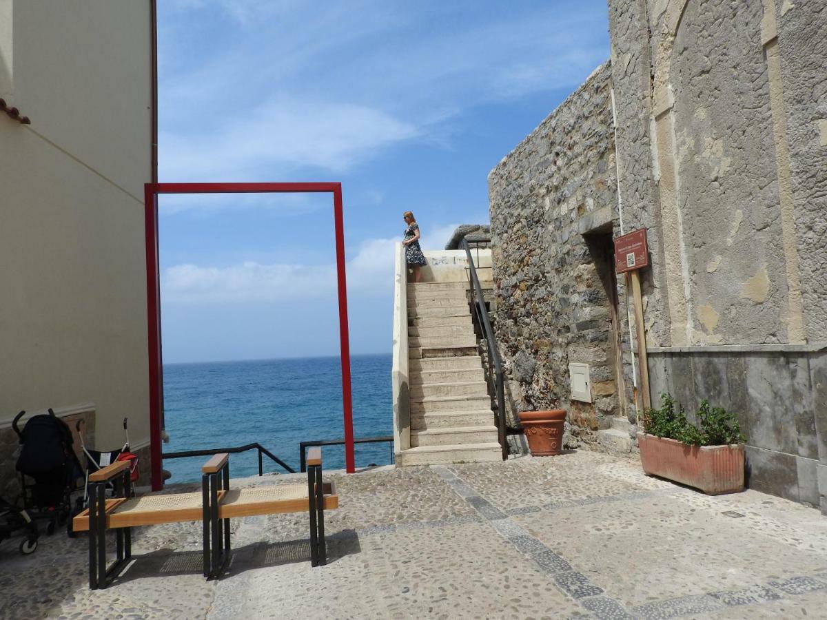 Terrazza Piazzetta Piazza Francesco Crispi Cefalu Exterior photo